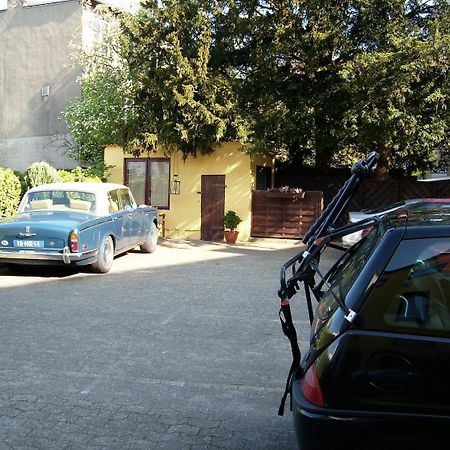 Domhotel Bed & Breakfast Schleswig Exterior photo