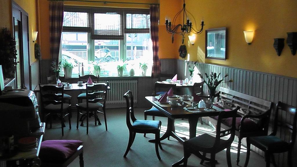 Domhotel Bed & Breakfast Schleswig Exterior photo