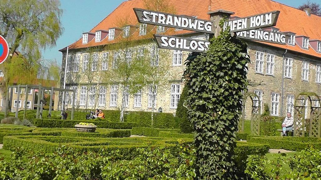 Domhotel Bed & Breakfast Schleswig Exterior photo